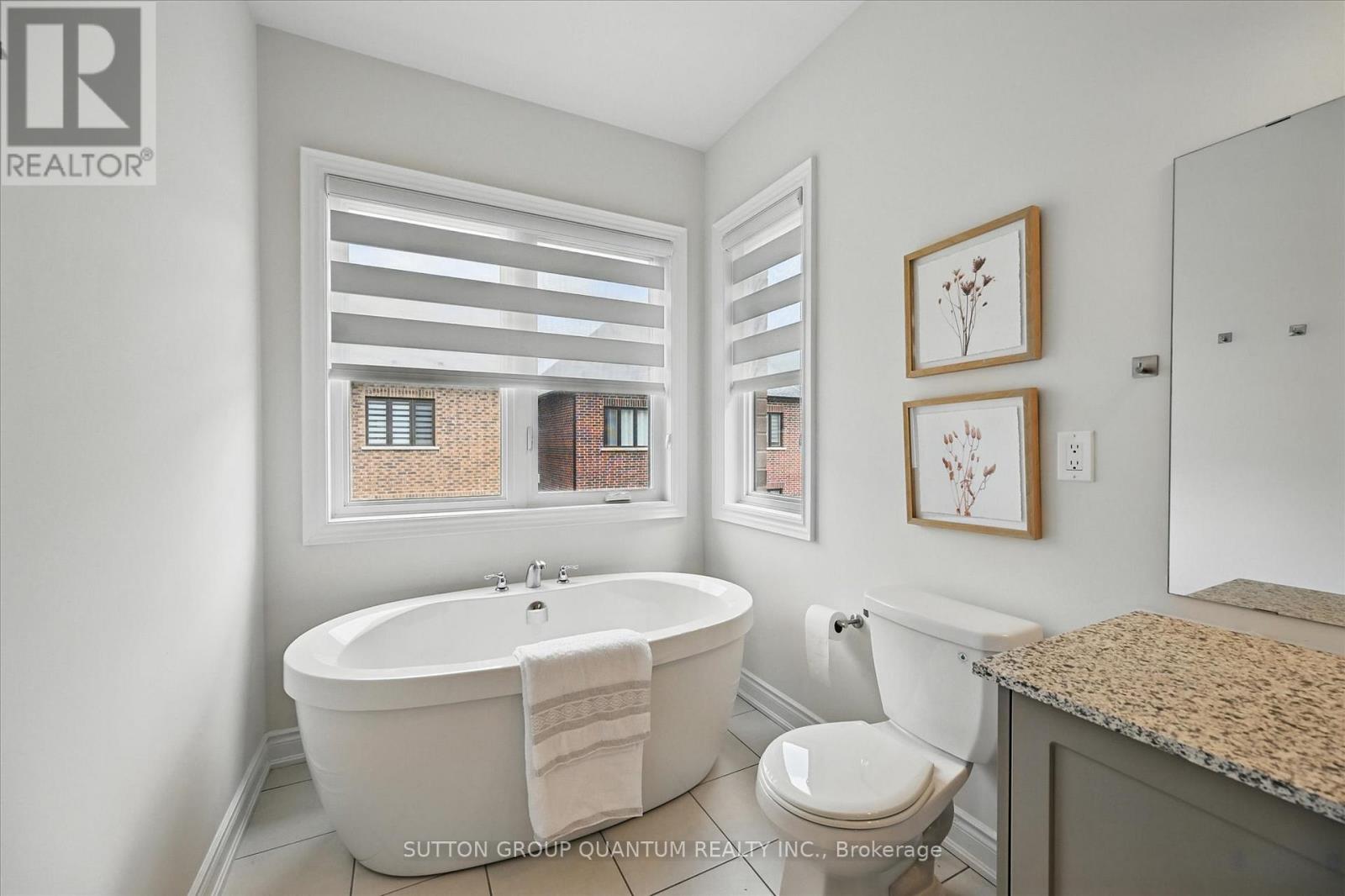 Photo 8 of 58 William Crawley Way, Oakville ON