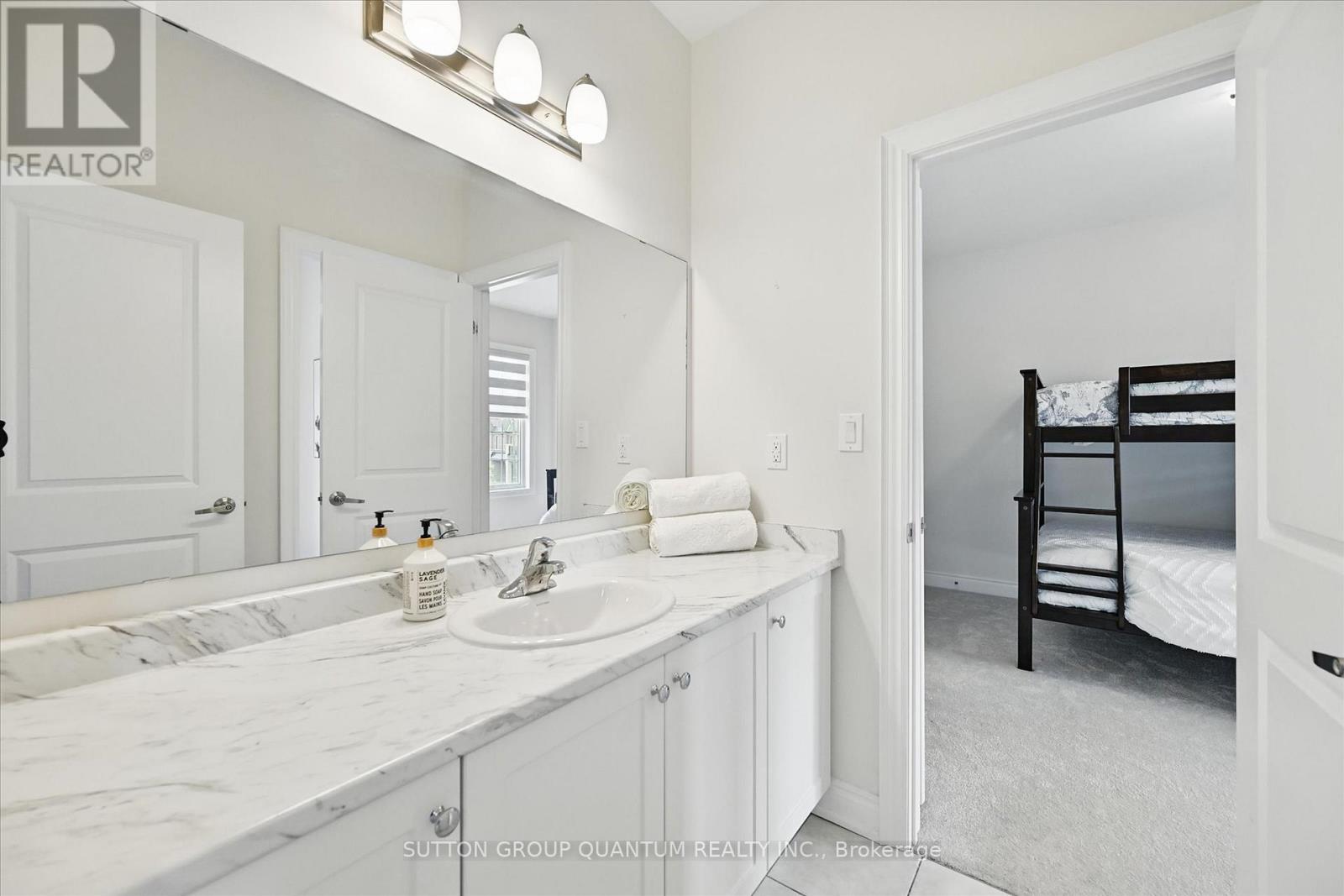 Photo 9 of 58 William Crawley Way, Oakville ON