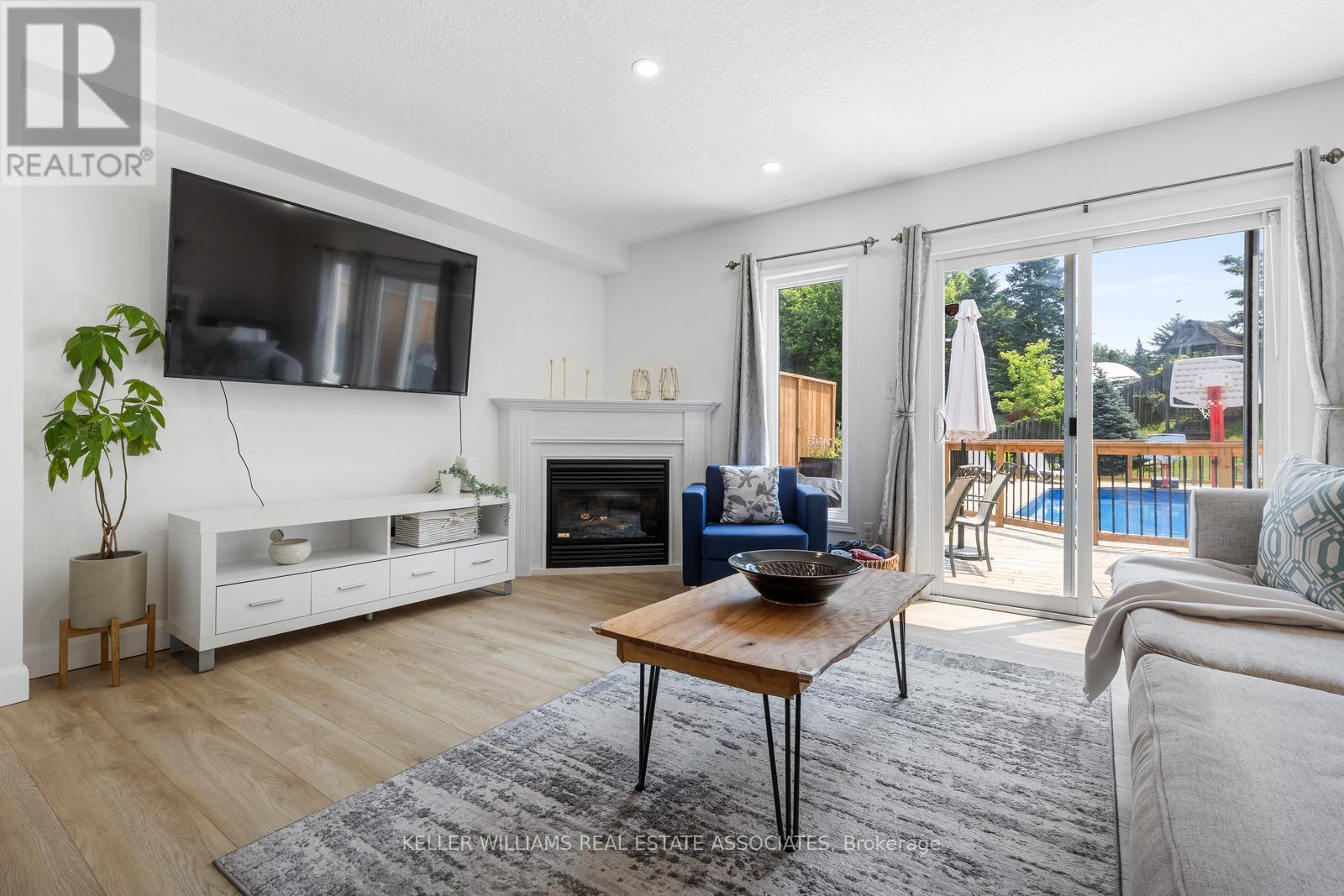 Photo 15 of 209 Sunny Meadow Court, Kitchener ON