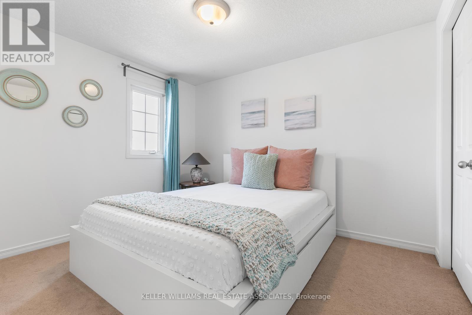 Photo 14 of 209 Sunny Meadow Court, Kitchener ON