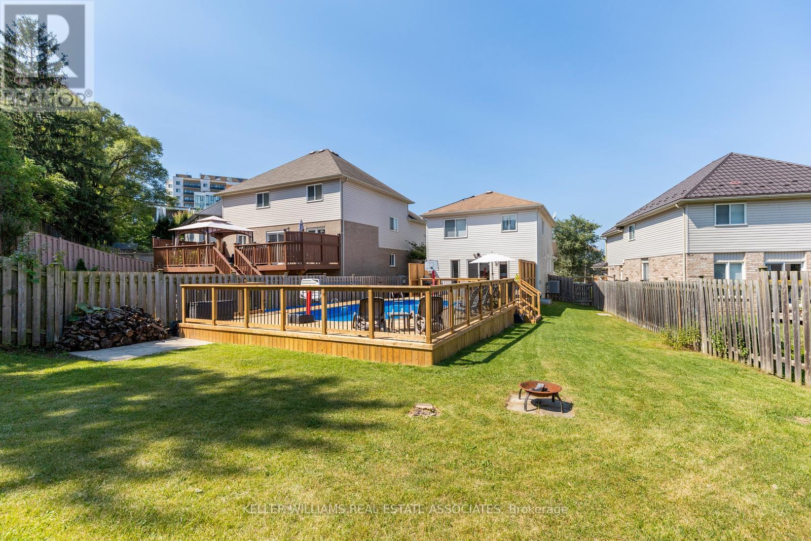 Photo 7 of 209 Sunny Meadow Court, Kitchener ON