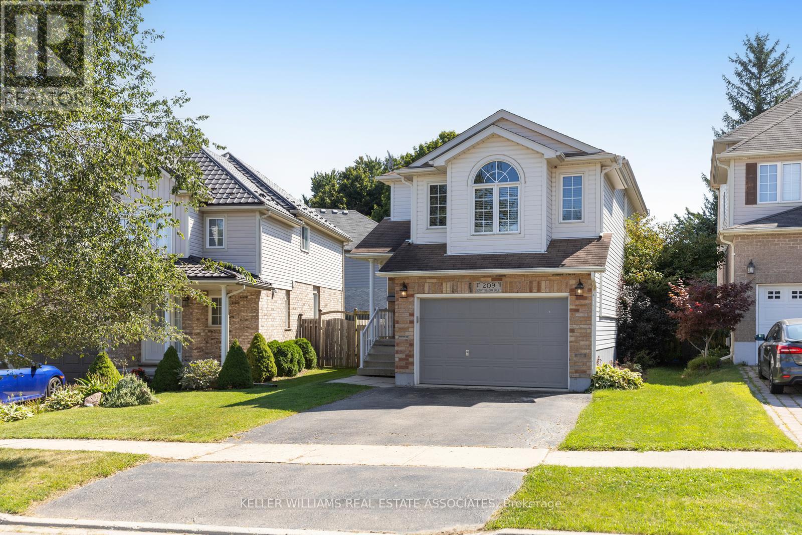 Photo 32 of 209 Sunny Meadow Court, Kitchener ON
