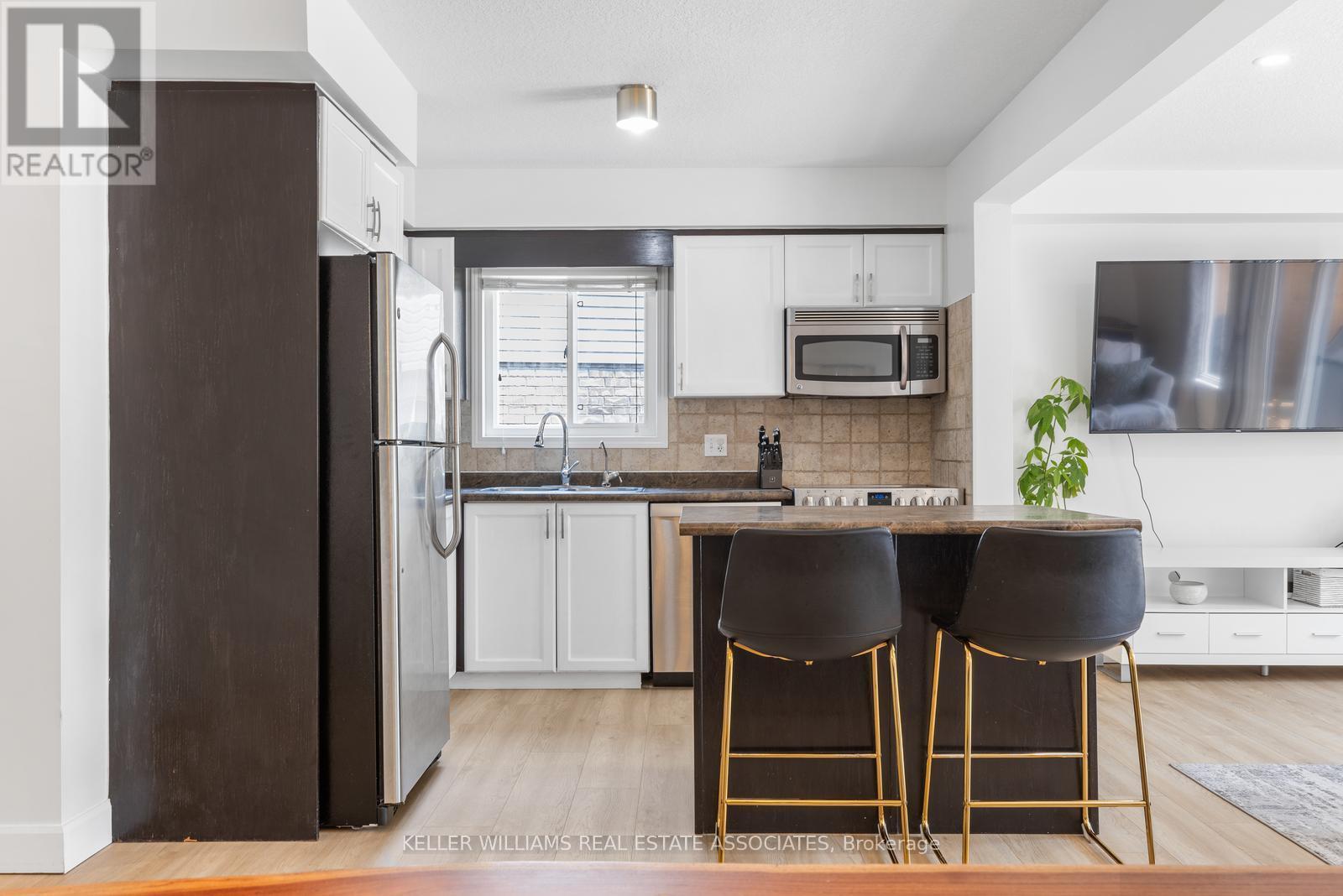 Photo 38 of 209 Sunny Meadow Court, Kitchener ON