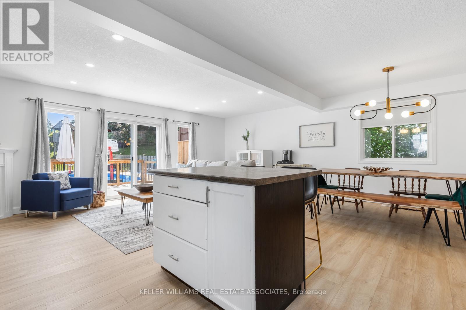 Photo 11 of 209 Sunny Meadow Court, Kitchener ON