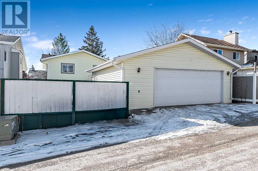Single Family House Bi-level for Sale in  MacEwan Meadow Link NW MacEwan Glen Calgary 