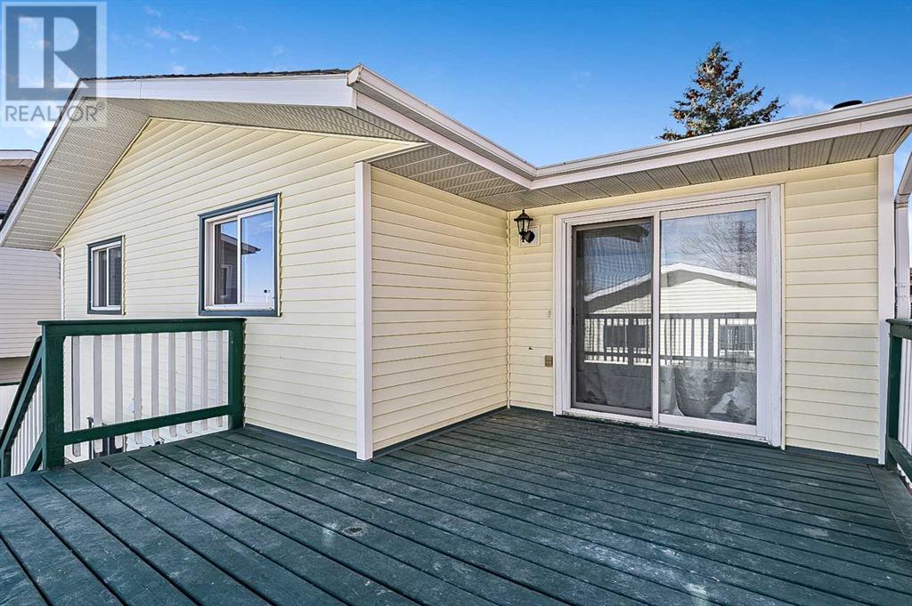 Single Family House Bi-level for Sale in  MacEwan Meadow Link NW MacEwan Glen Calgary 