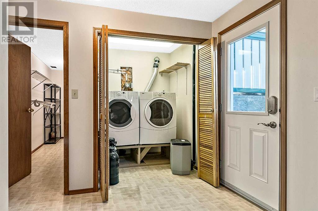 Single Family House Bi-level for Sale in  MacEwan Meadow Link NW MacEwan Glen Calgary 