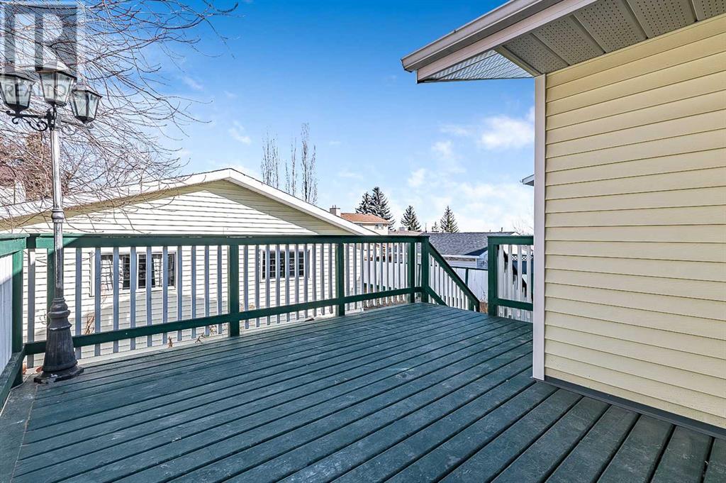 Single Family House Bi-level for Sale in  MacEwan Meadow Link NW MacEwan Glen Calgary 