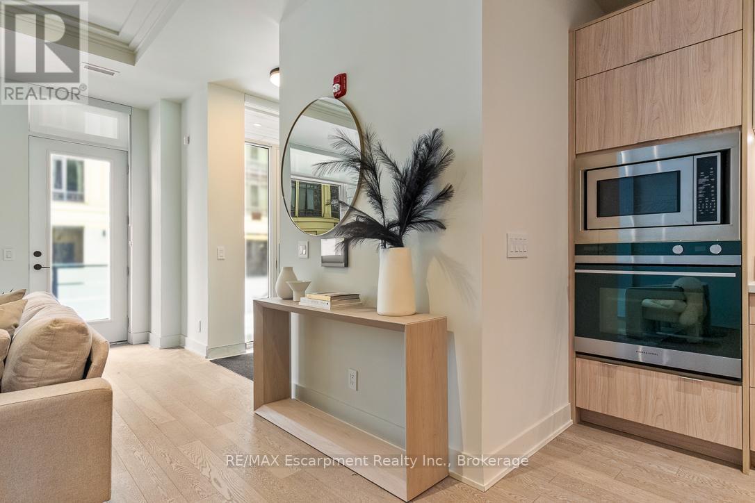 Photo 5 of 105 123 Maurice Drive, Oakville ON