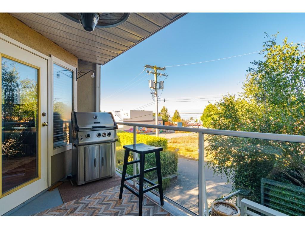 204 1369 GEORGE STREET, White Rock