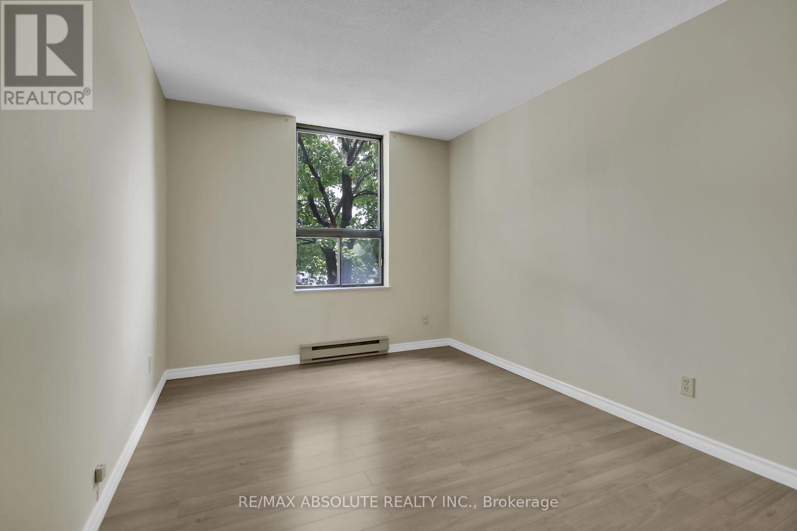 Photo 14 of 203 50 Emmerson Avenue, Ottawa ON