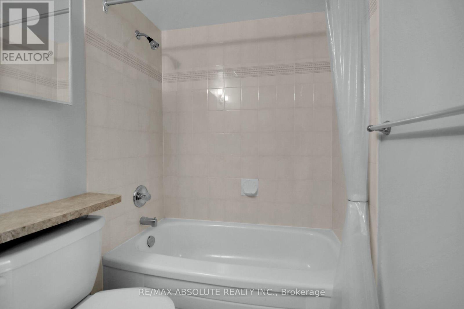 Photo 7 of 203 50 Emmerson Avenue, Ottawa ON