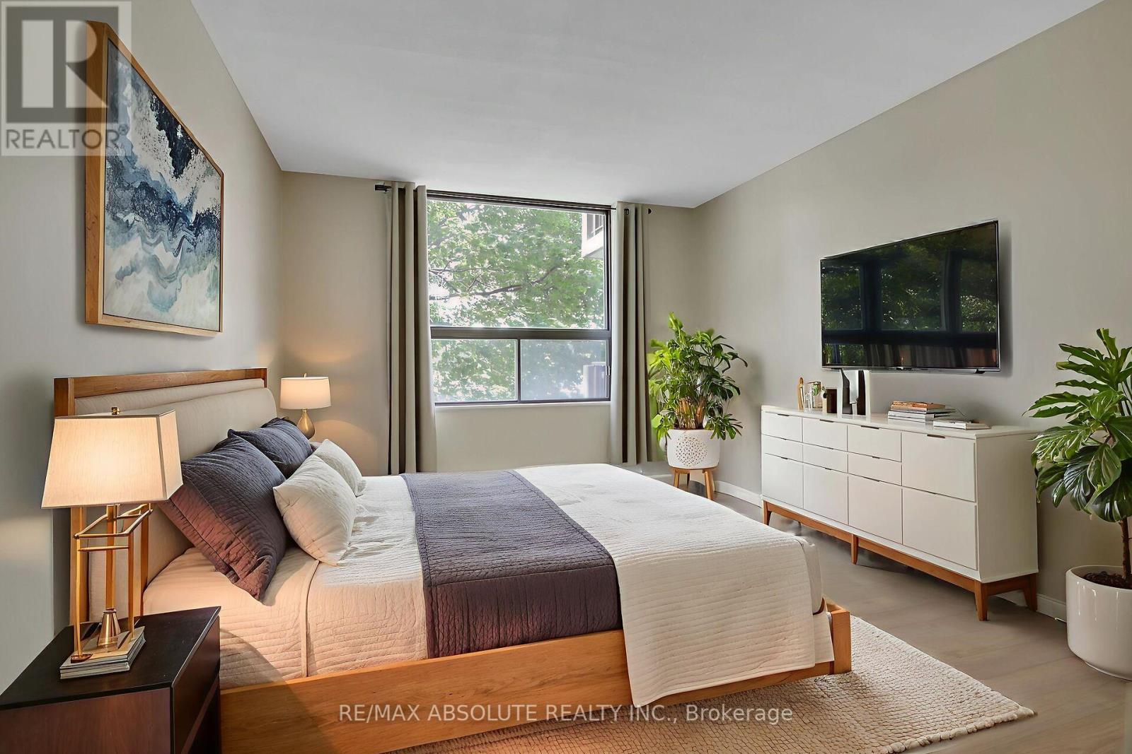 Photo 3 of 203 50 Emmerson Avenue, Ottawa ON