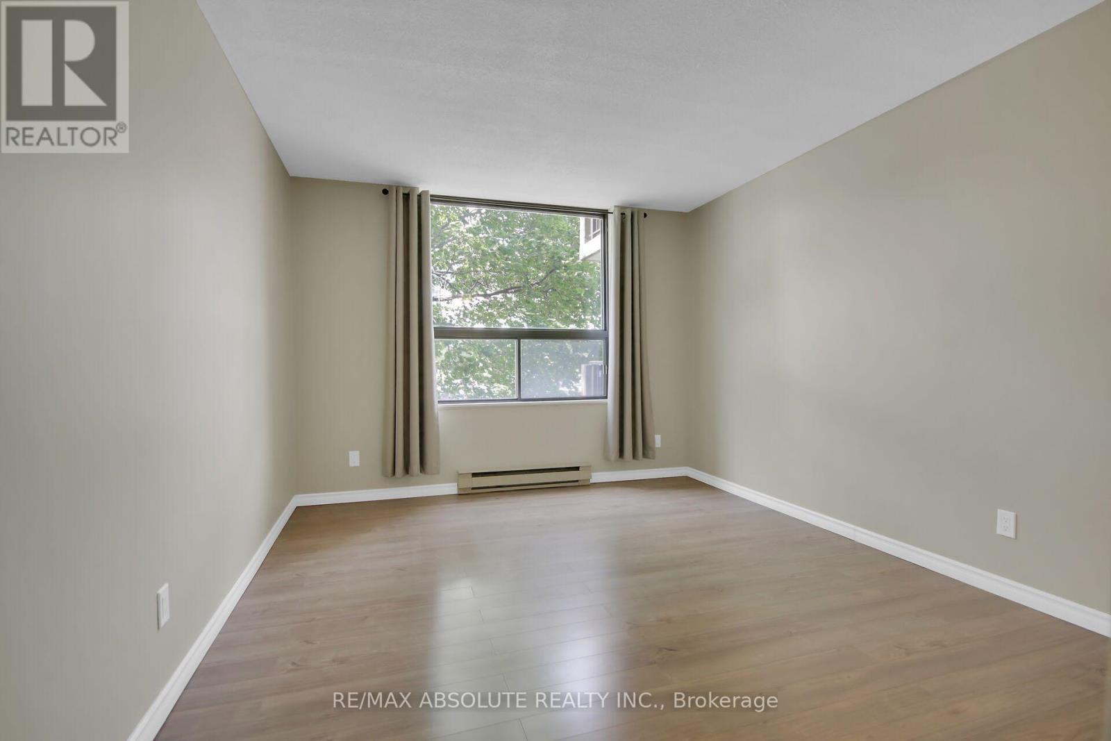 Photo 11 of 203 50 Emmerson Avenue, Ottawa ON