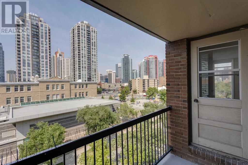 Single Family House for Sale in    Avenue SW Beltline Calgary 