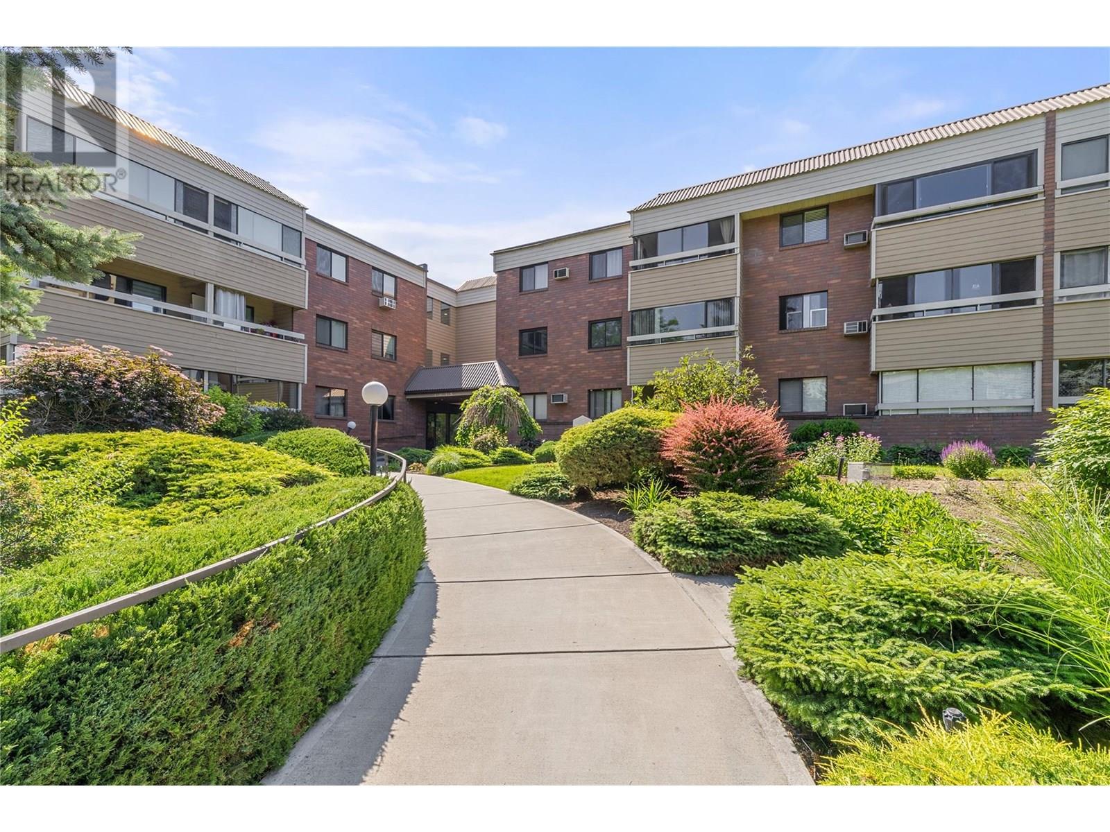 104 1035 Bernard Avenue, Kelowna