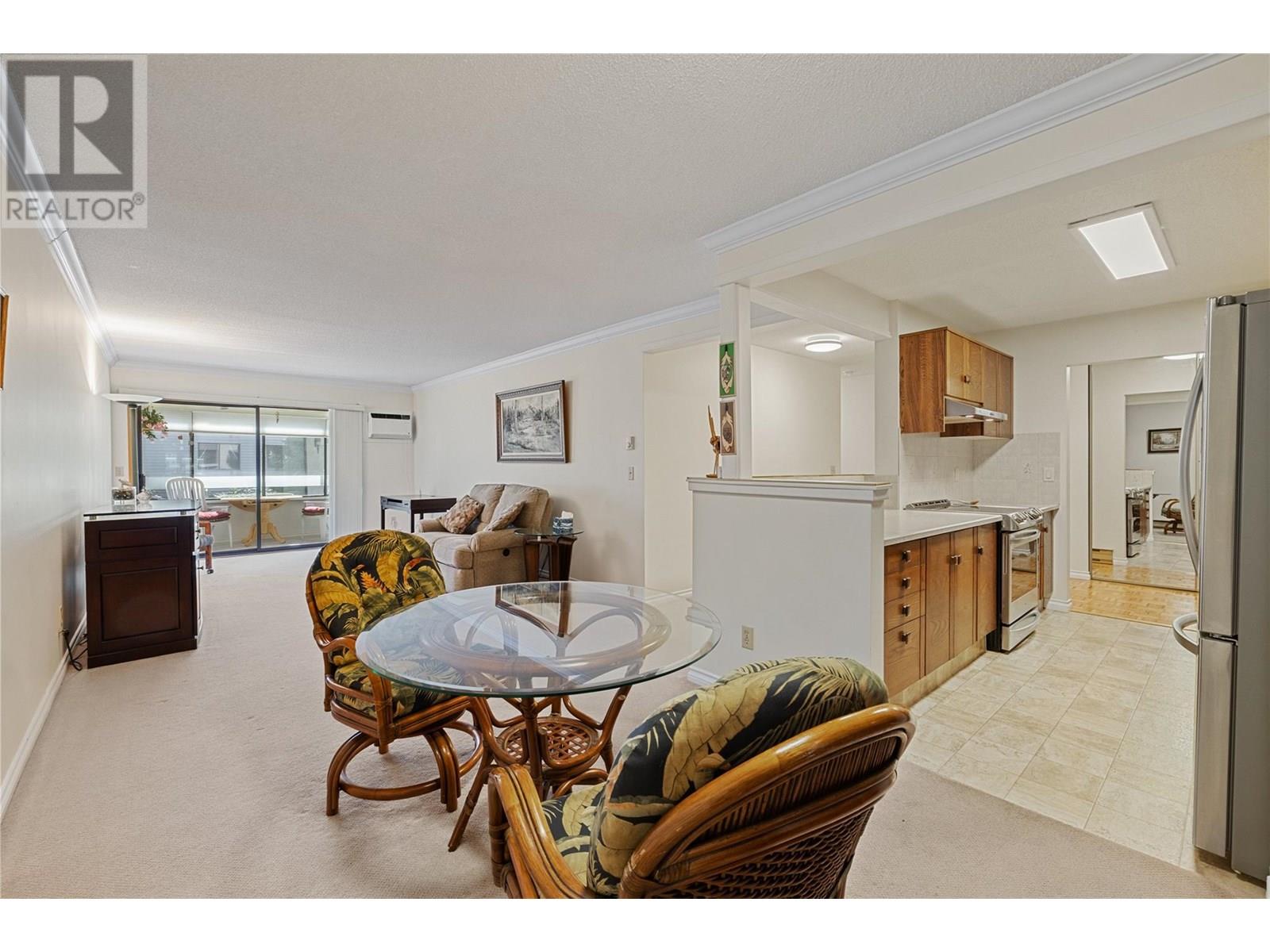 104 1035 Bernard Avenue, Kelowna