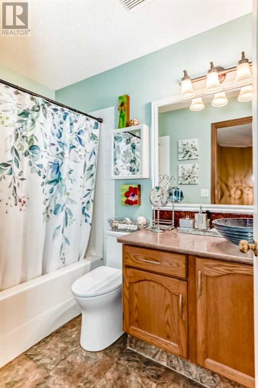 165 Mt Douglas Manor SE, Calgary, Alberta