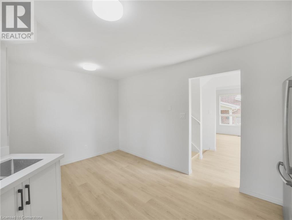 Photo 15 of 24 Bond Street Unit A, Brantford ON