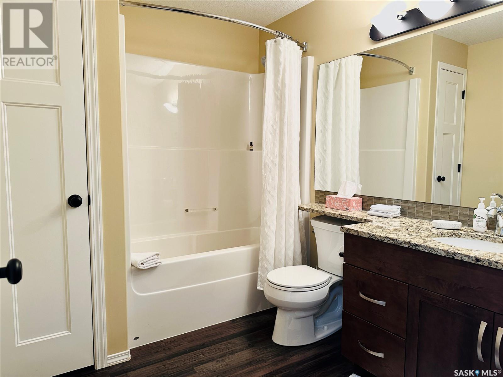 Photo 12 of 406 1220 Blackfoot Drive, Regina SK