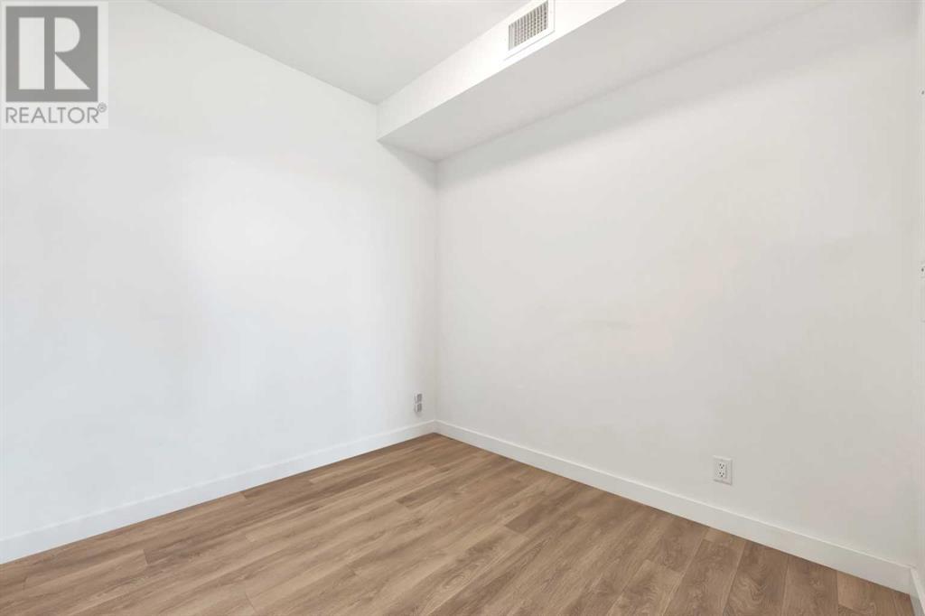 Single Family House for Sale in    Street NE Crescent Heights Calgary 