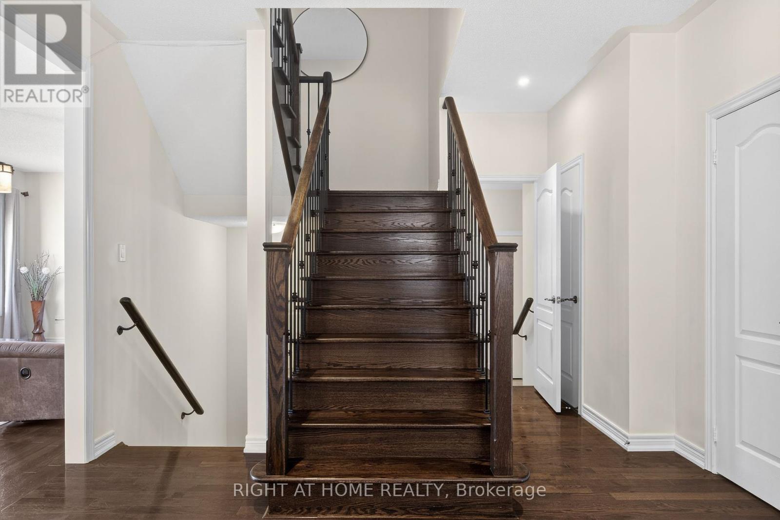 Single Family House for Sale in  CARRIER CRESCENT Vaughan (Patterson) 