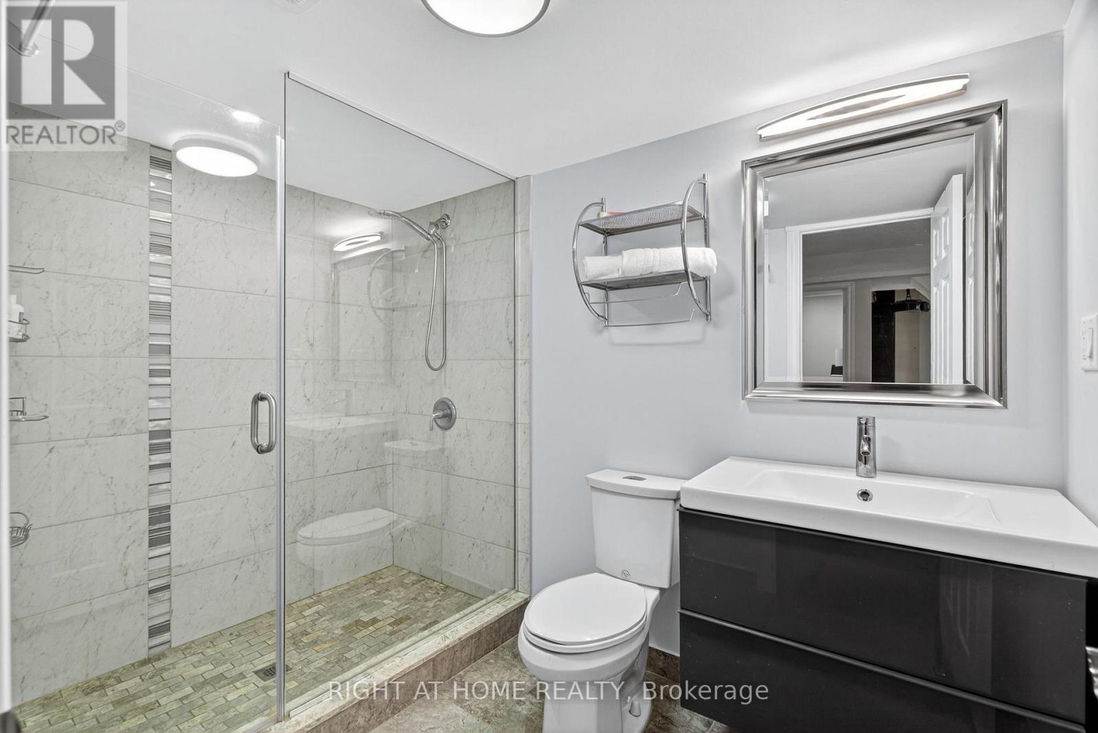 Single Family House for Sale in  CARRIER CRESCENT Vaughan (Patterson) 