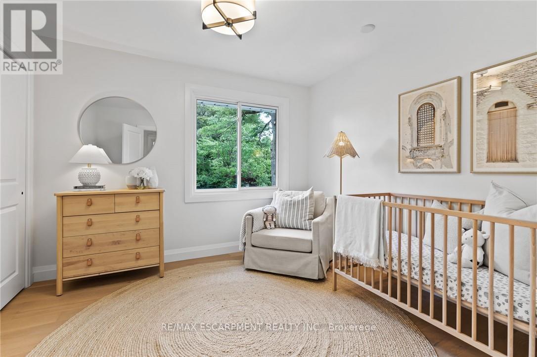 Photo 45 of 250 Linwood Crescent, Burlington ON