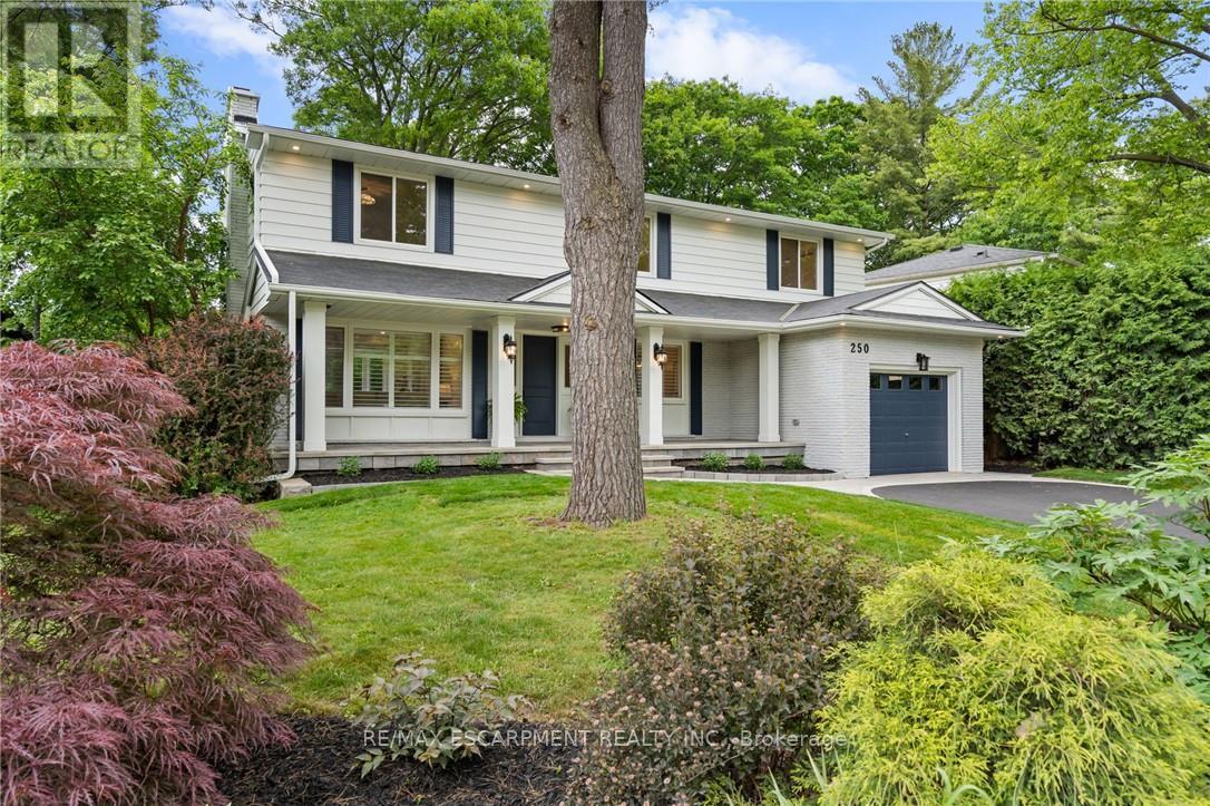 Photo 23 of 250 Linwood Crescent, Burlington ON
