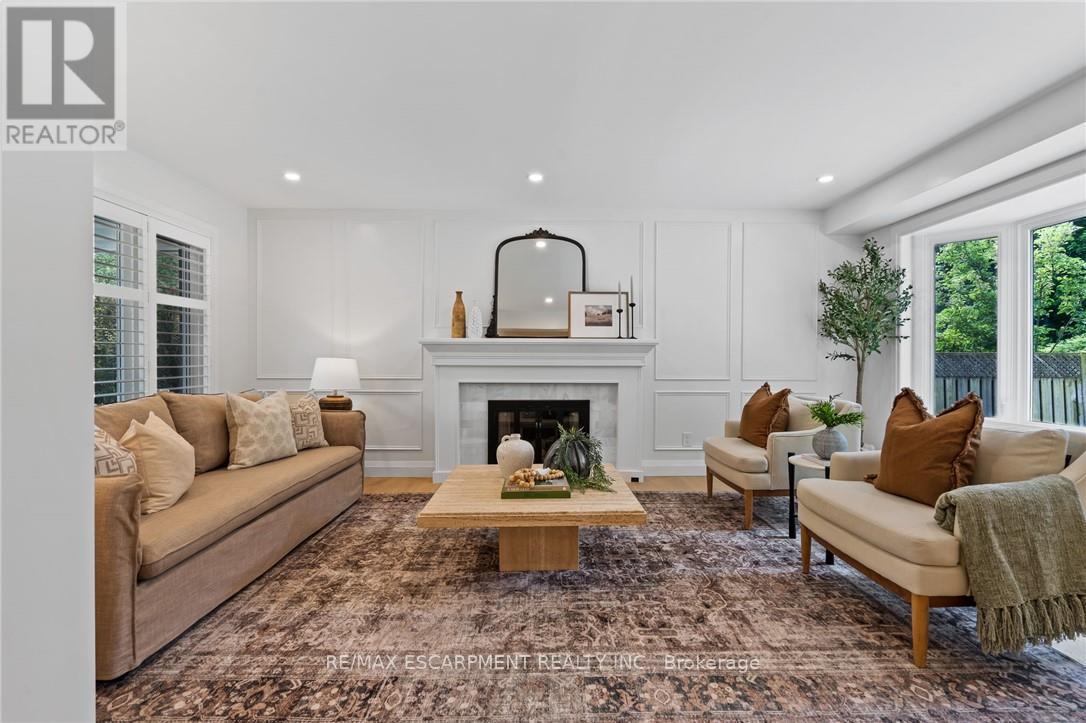 Photo 18 of 250 Linwood Crescent, Burlington ON