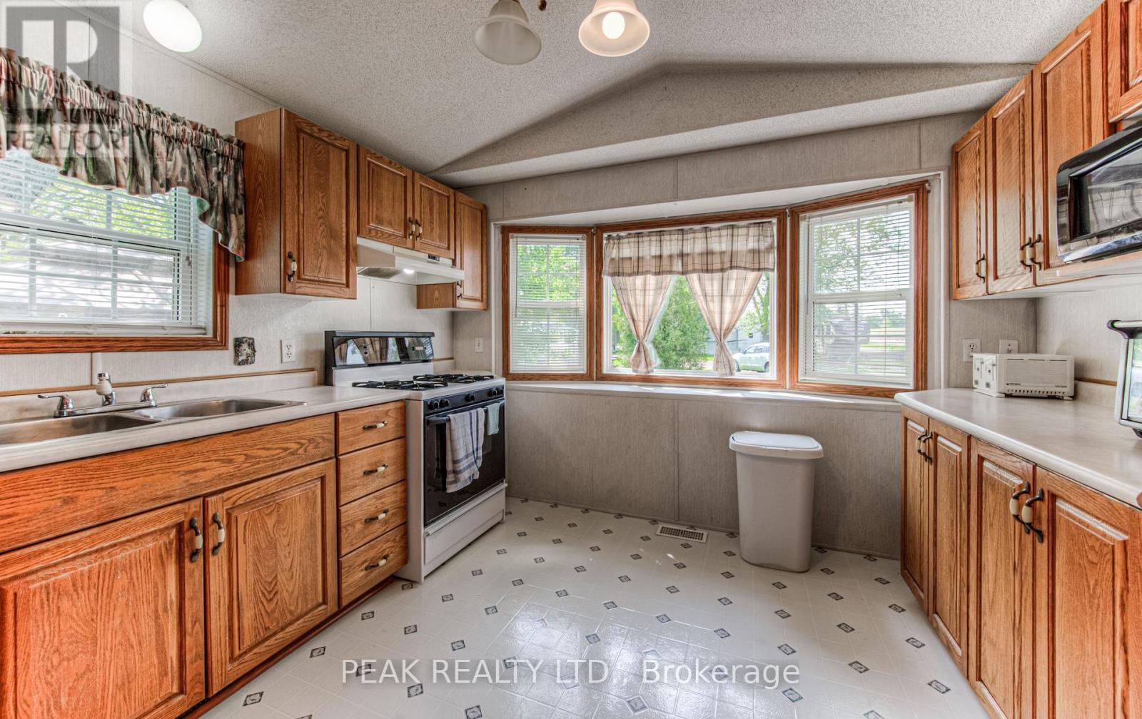 Photo 28 of 61 580 Beaver Creek Road, Waterloo ON