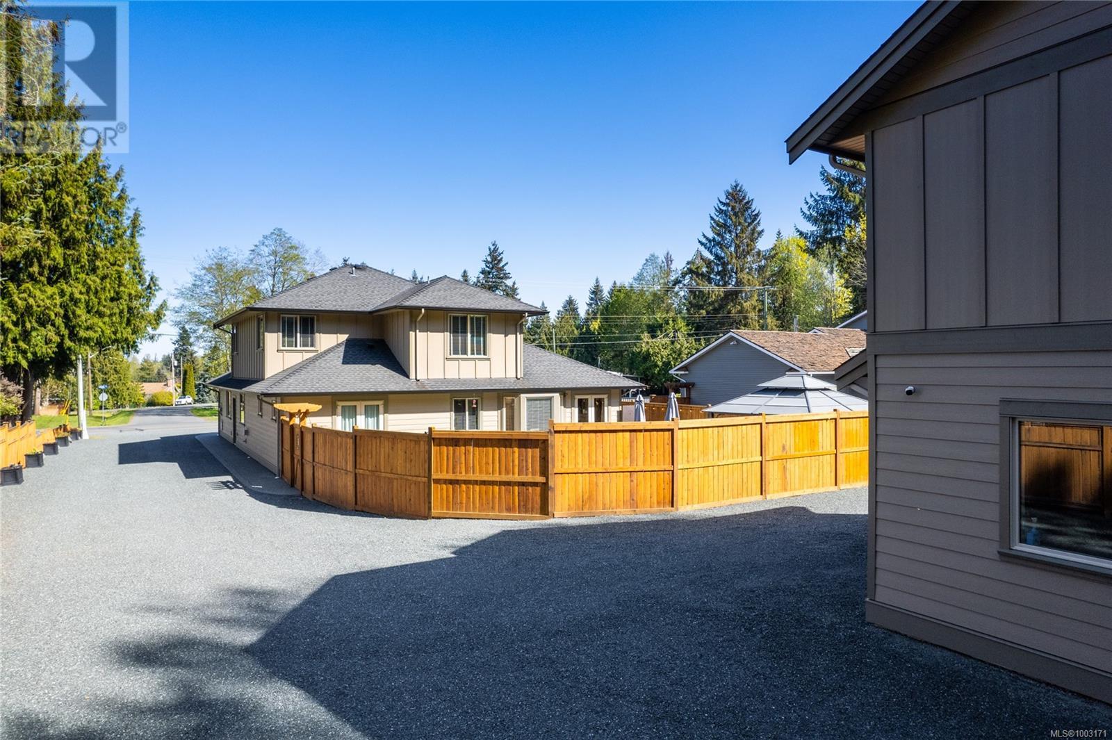 Photo 70 of 423 Craig St, Parksville BC
