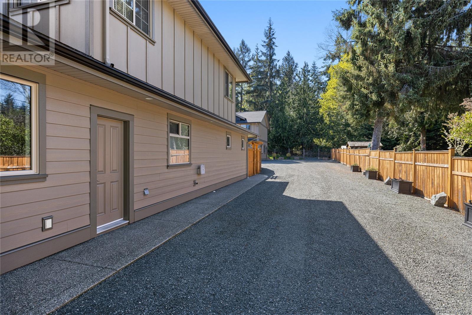 Photo 77 of 423 Craig St, Parksville BC