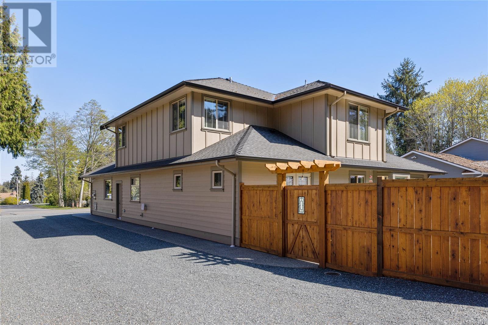 Photo 78 of 423 Craig St, Parksville BC