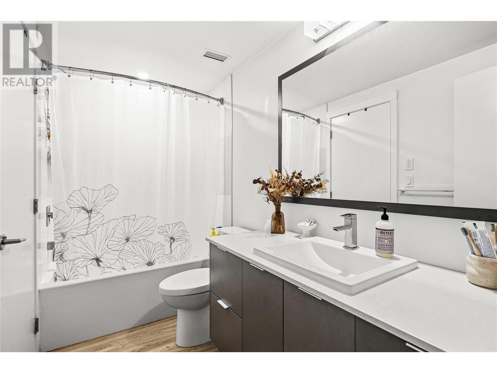 #116 1775 CHAPMAN PLACE - Image 12