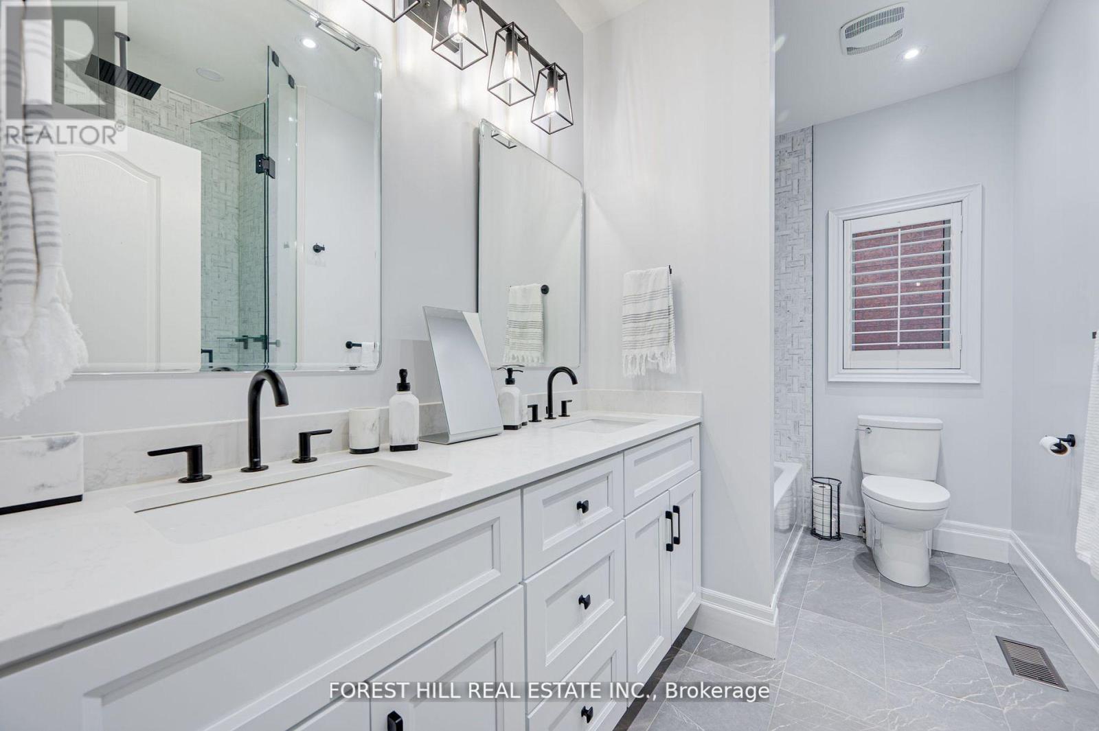 Single Family House for Sale in  NER ISRAEL DRIVE S Vaughan (Patterson) 