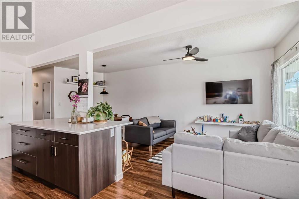 6408 34 Avenue NW, Calgary, Alberta