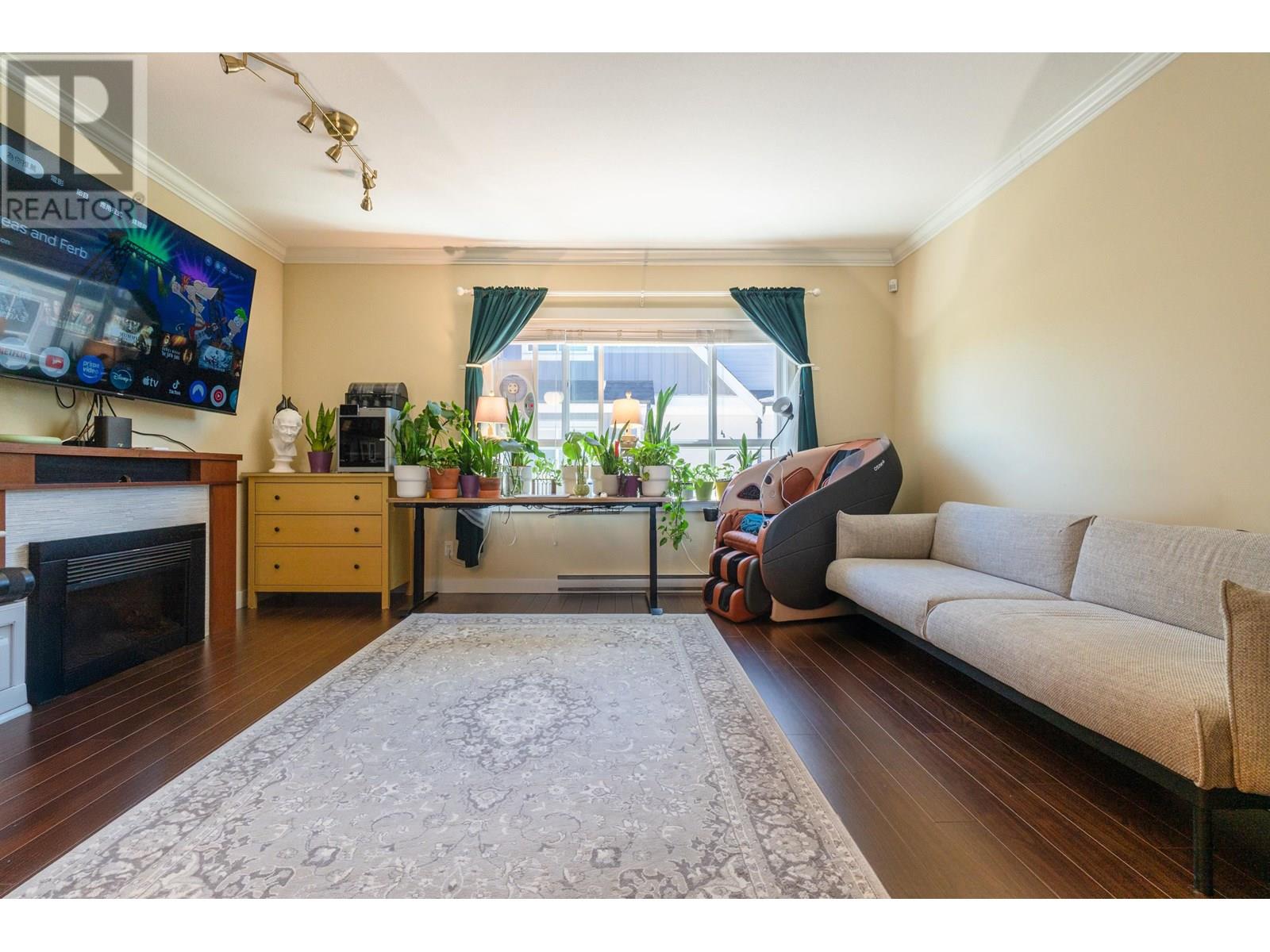 Photo 3 of 10 6199 Birch Street, Richmond BC