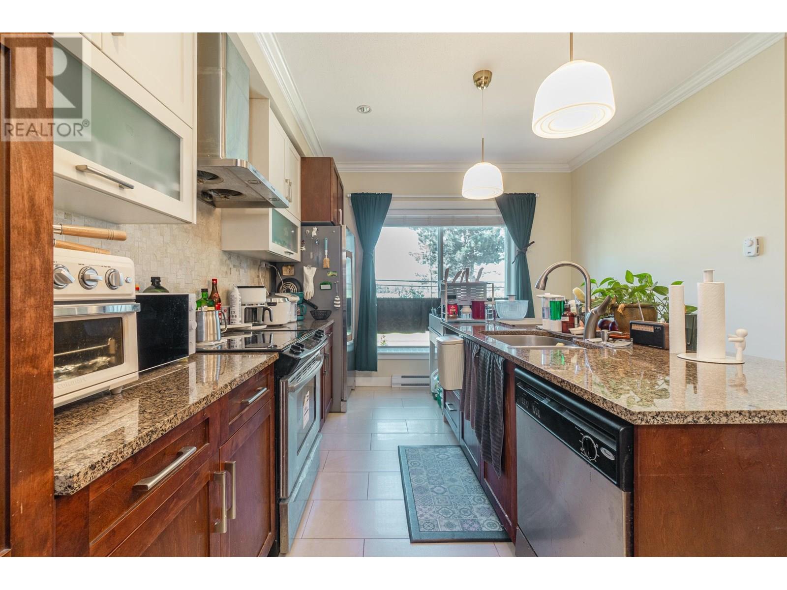 Photo 8 of 10 6199 Birch Street, Richmond BC
