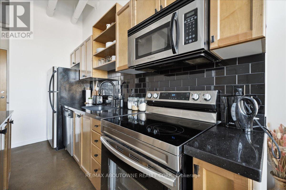 Photo 19 of 232 404 King Street W, Kitchener ON