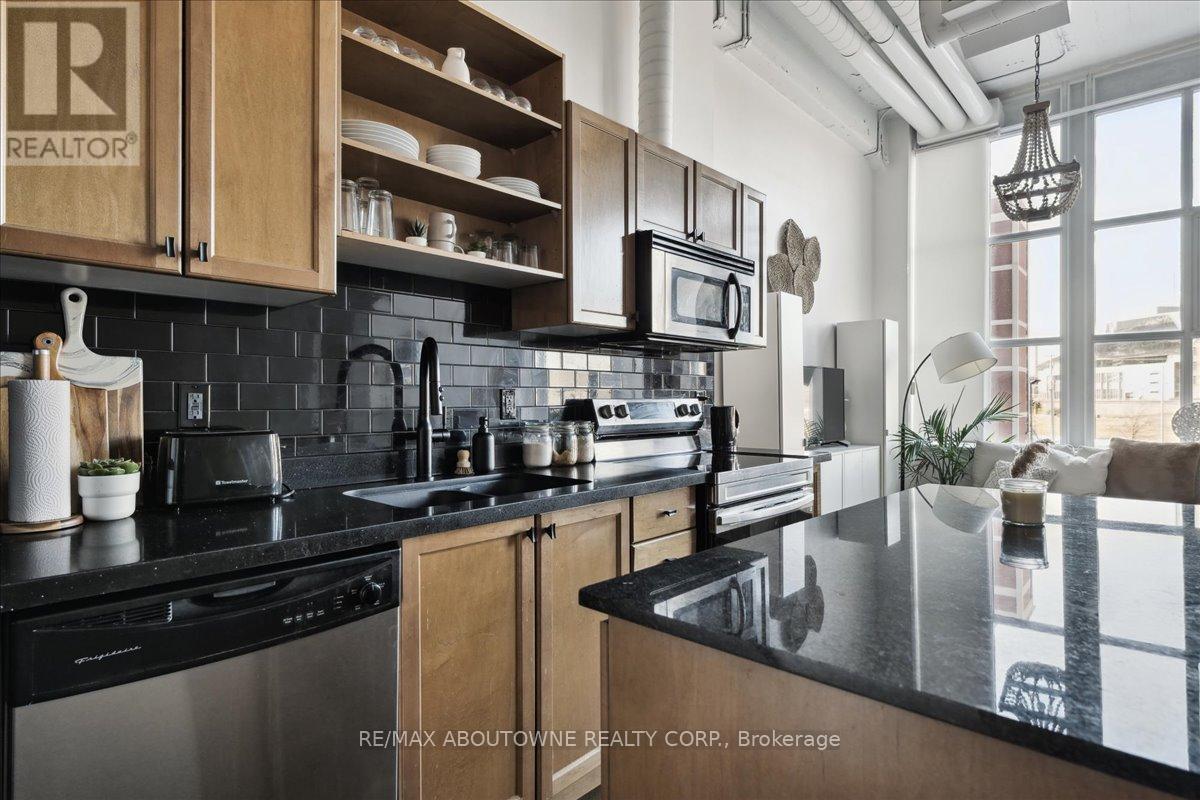 Photo 4 of 232 404 King Street W, Kitchener ON