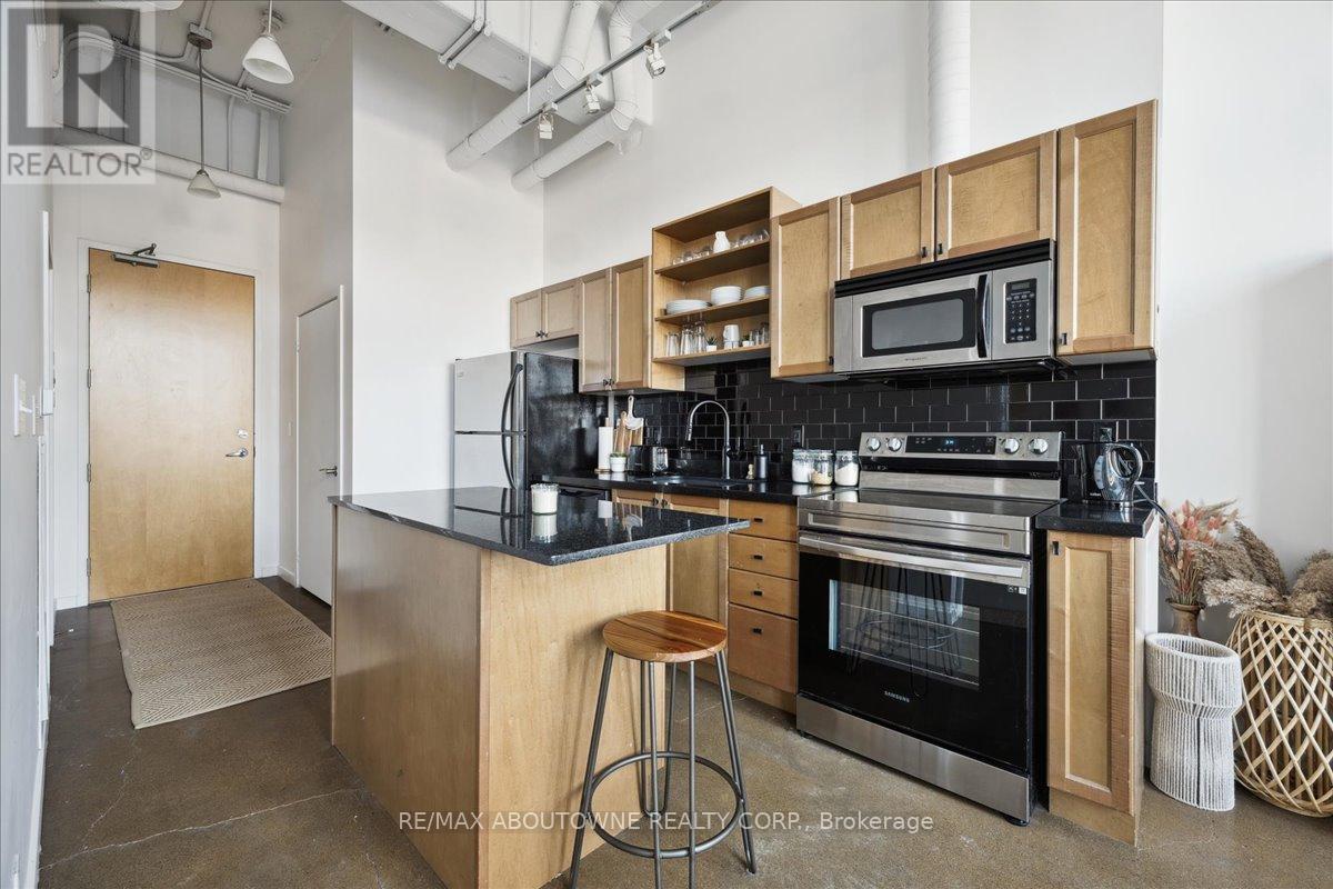 Photo 8 of 232 404 King Street W, Kitchener ON