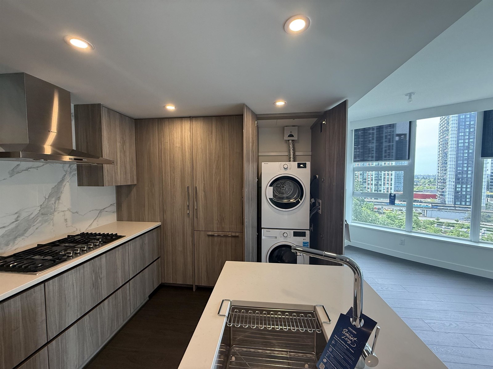 Photo 4 of 1308 13768 100 Avenue, Surrey BC