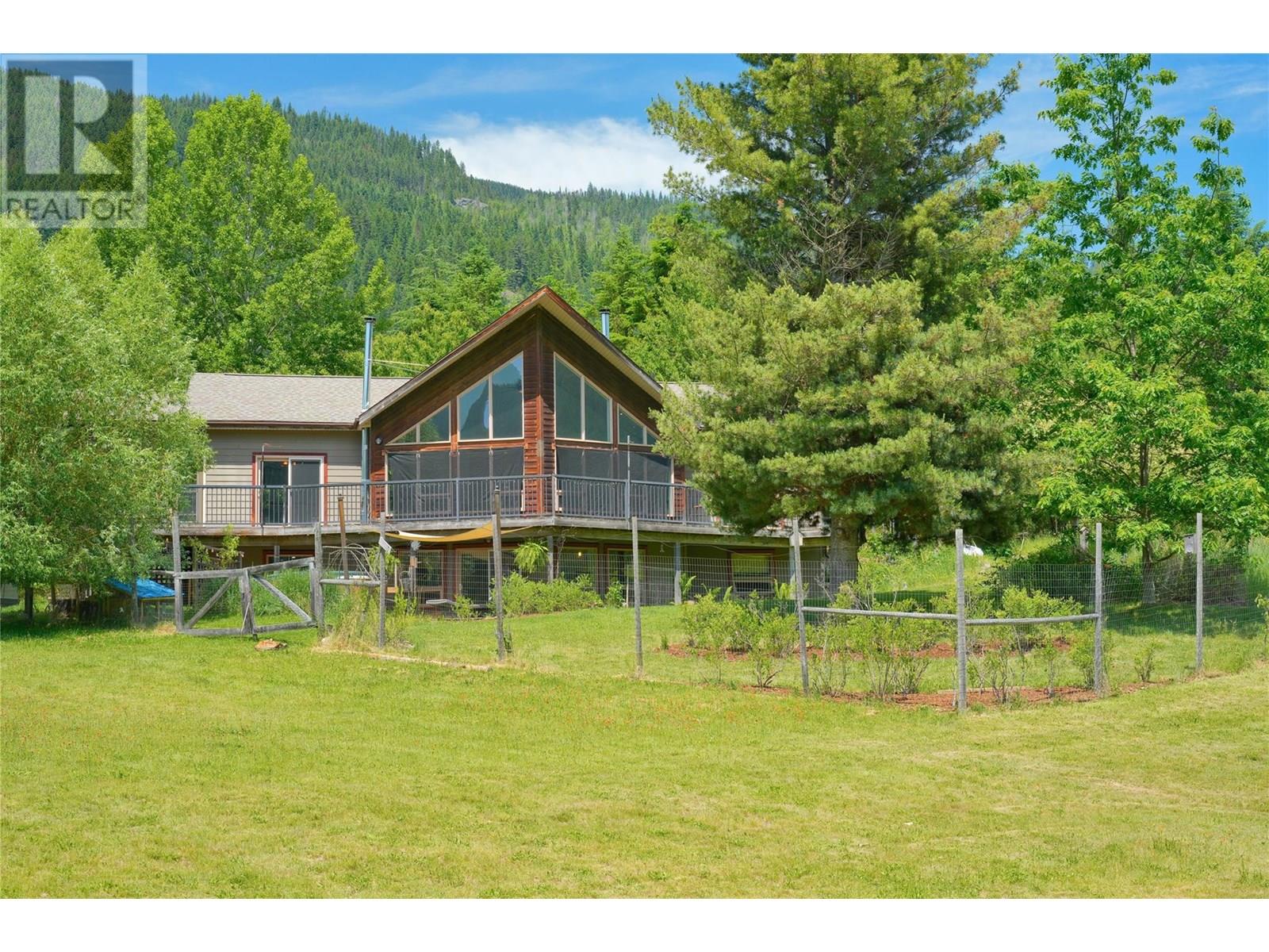 Photo 35 of 6702 Appledale Lower Road, Winlaw BC