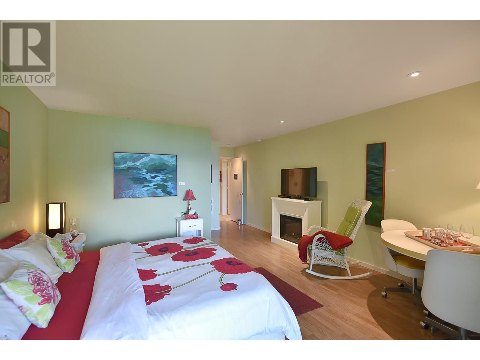 5870 SKOOKUMCHUK ROAD, Sechelt