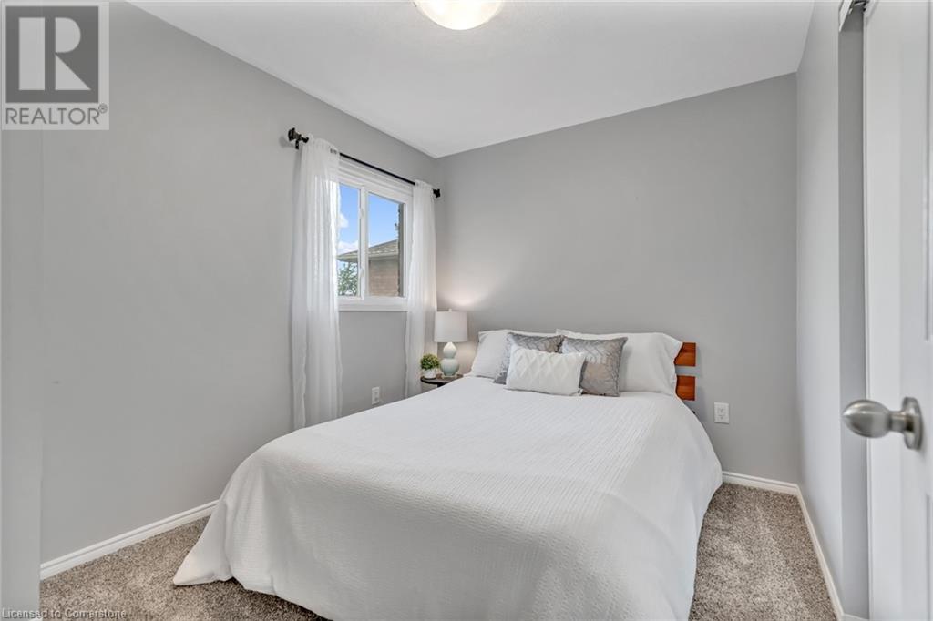 Photo 21 of 15 Smith Drive, Halton Hills ON