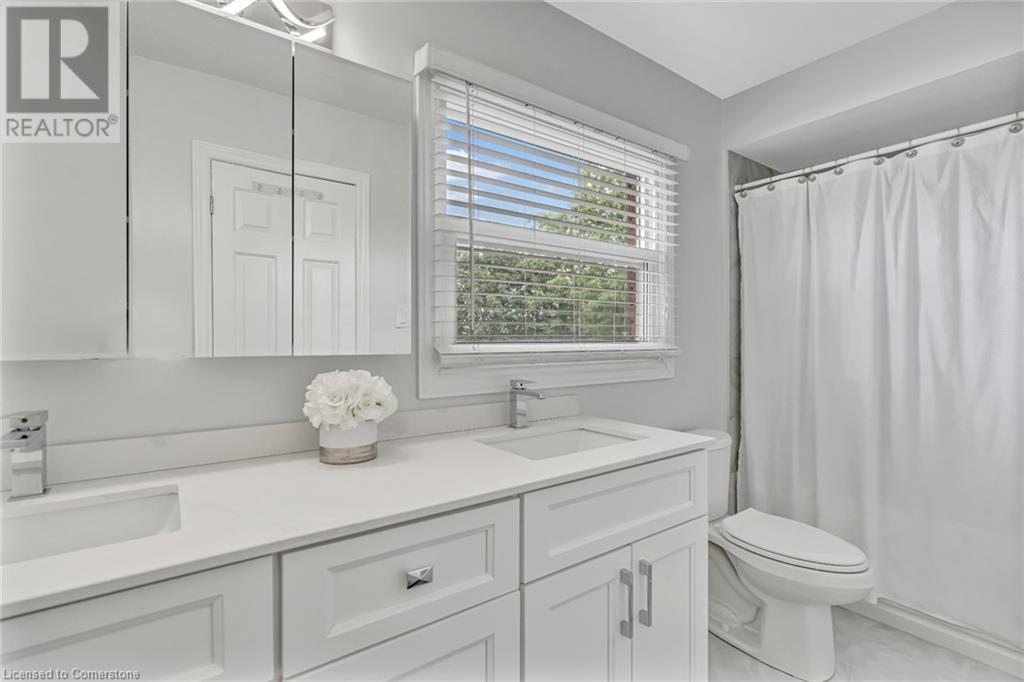 Photo 17 of 15 Smith Drive, Halton Hills ON