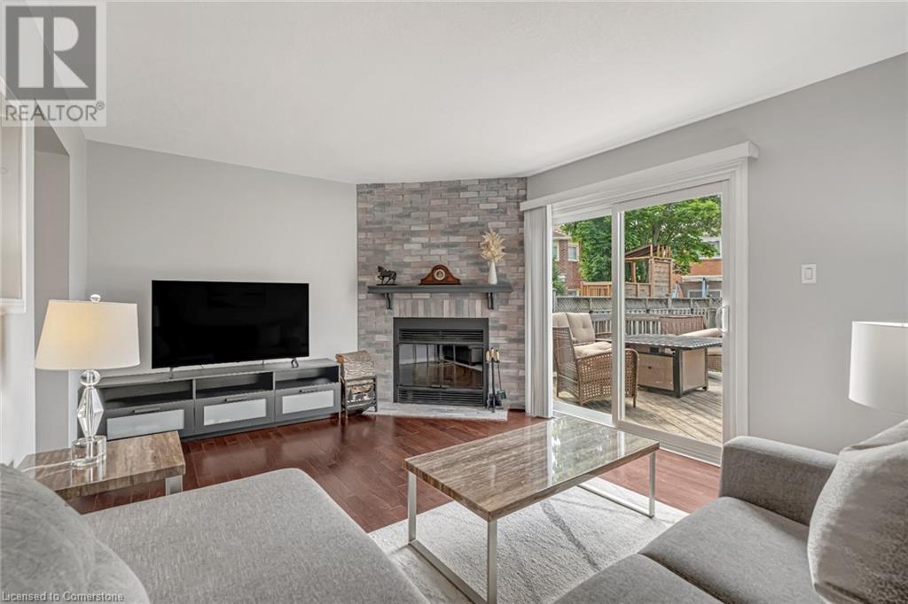 Photo 13 of 15 Smith Drive, Halton Hills ON