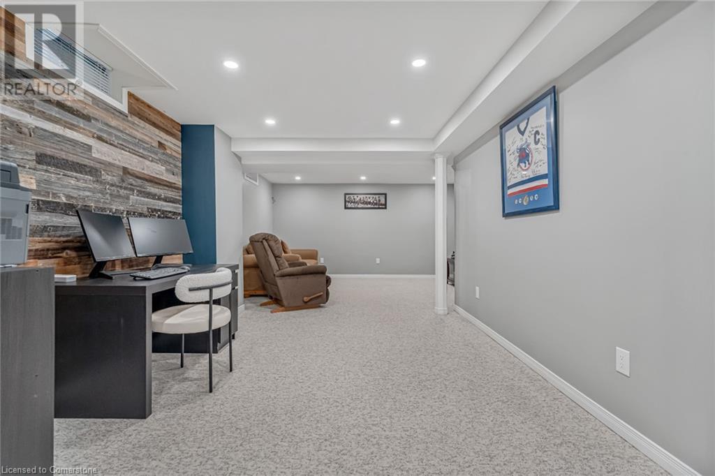 Photo 30 of 15 Smith Drive, Halton Hills ON
