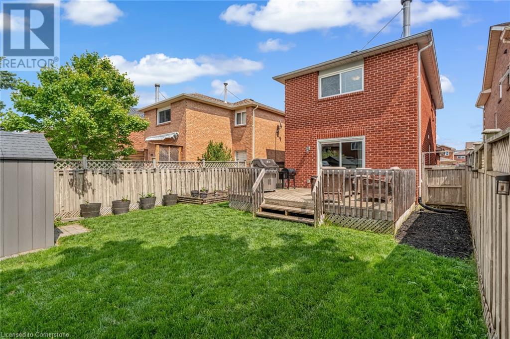 Photo 42 of 15 Smith Drive, Halton Hills ON